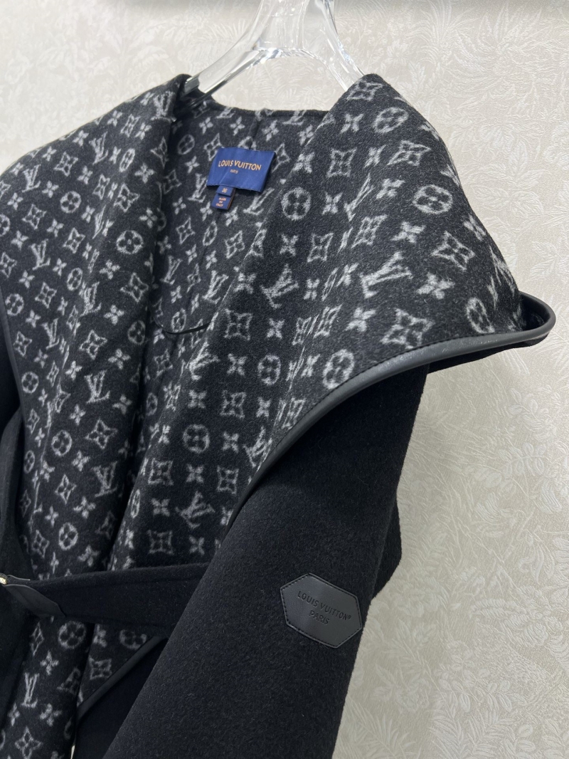 l0vis Vvtt0n outwear